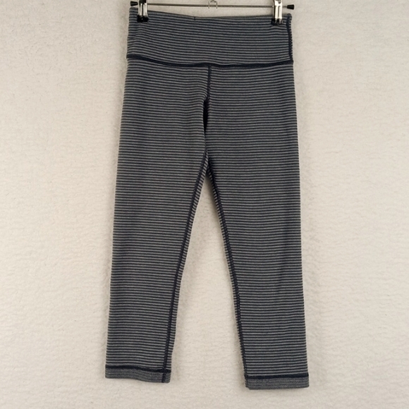 Lululemon Grey Striped Cropped / Capri Leggings Woman's Size 4 - Picture 1 of 10